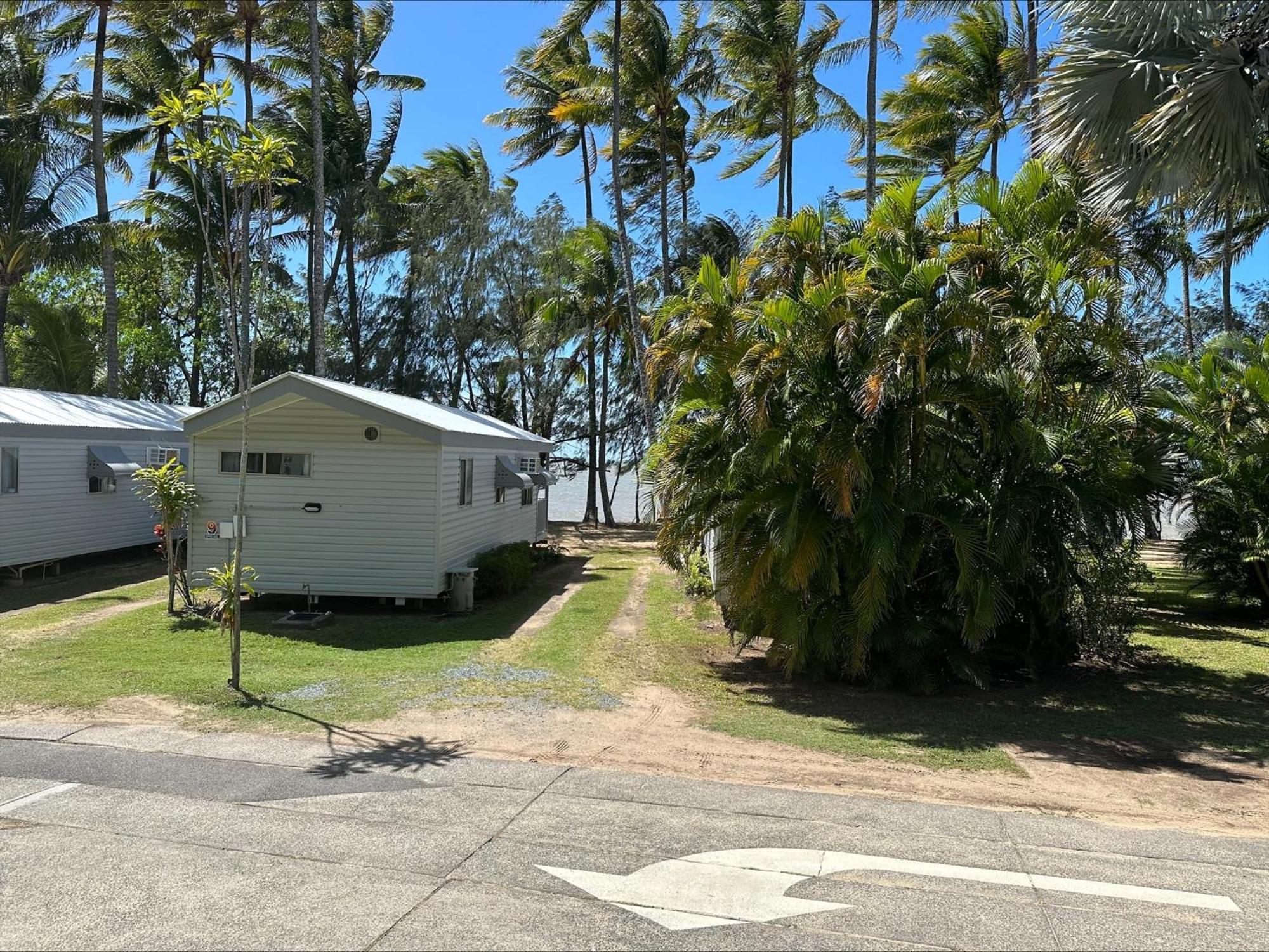 Ellis Beach Oceanfront Holiday Park Palm Cove Esterno foto